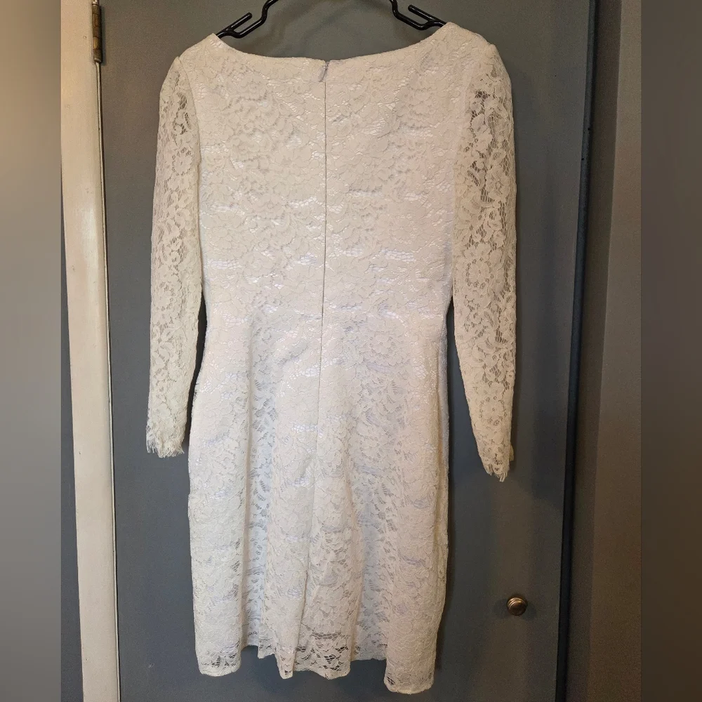 Elegant White Lace Dress - Picture 2 of 7